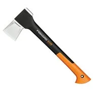 FISKARS Sekera štípací X11 s plastovým pouzdrem